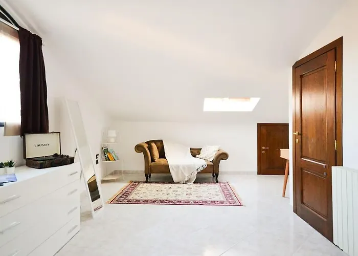 The Librarian's Апартаменты *